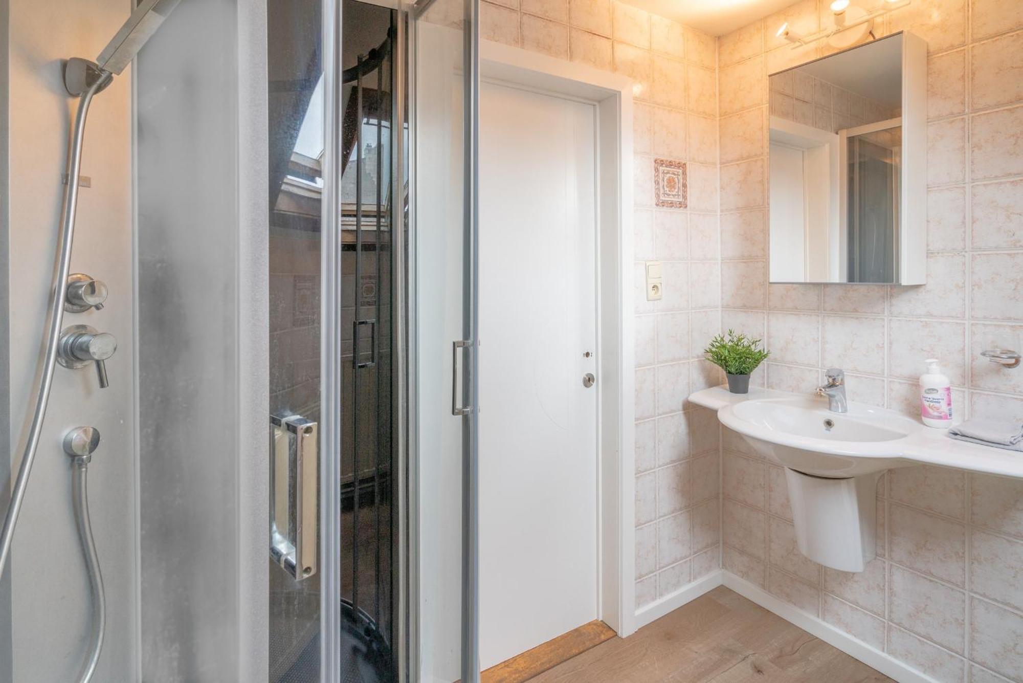 Authentic Apartments In The Center Of Anversa Esterno foto